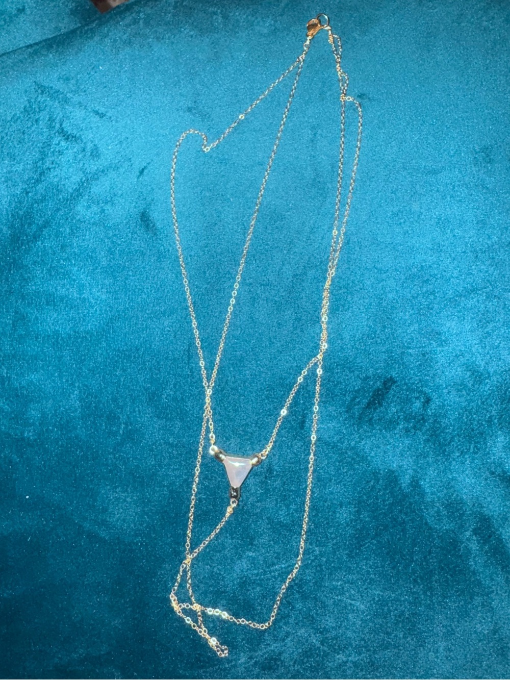 Robyn Rhodes New Gold Layered Y-Shaped Pendant Necklace - Women Jewelry ✨ - Picture 3 of 3